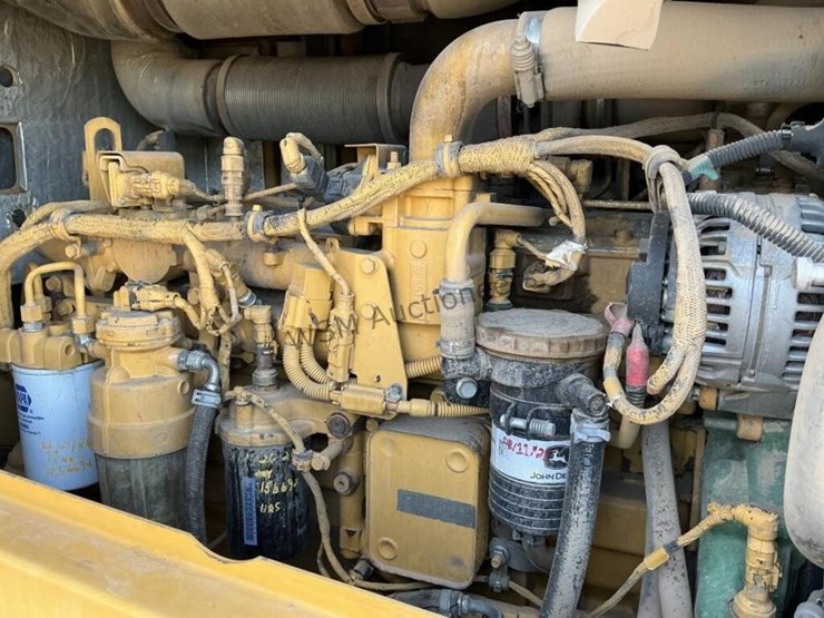 2017-deere-624k-image-14