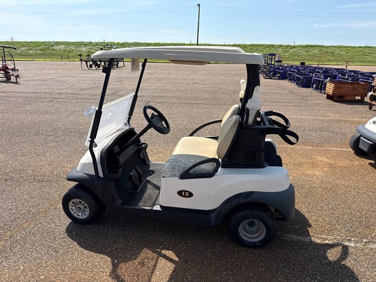 #9451-•-2021-club-car-precedent-w/charger-image-1