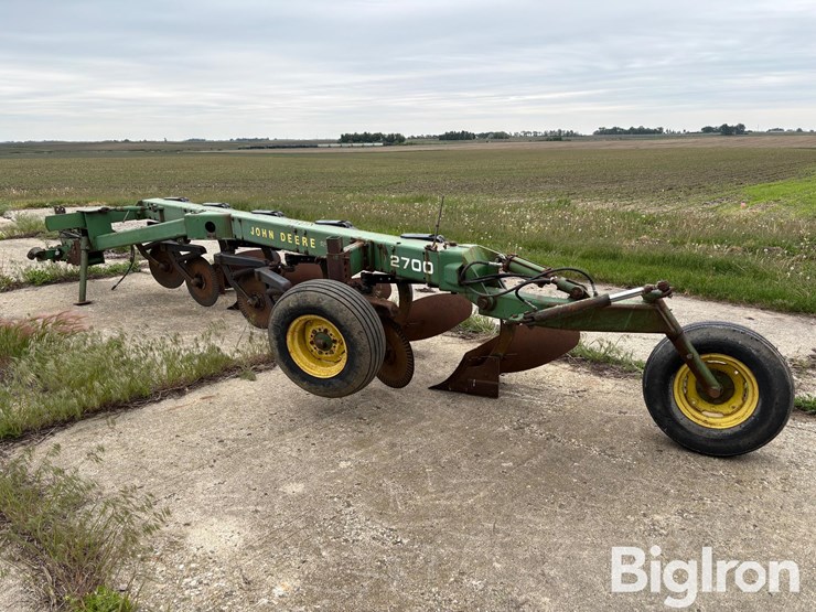 john-deere-2700-image-7