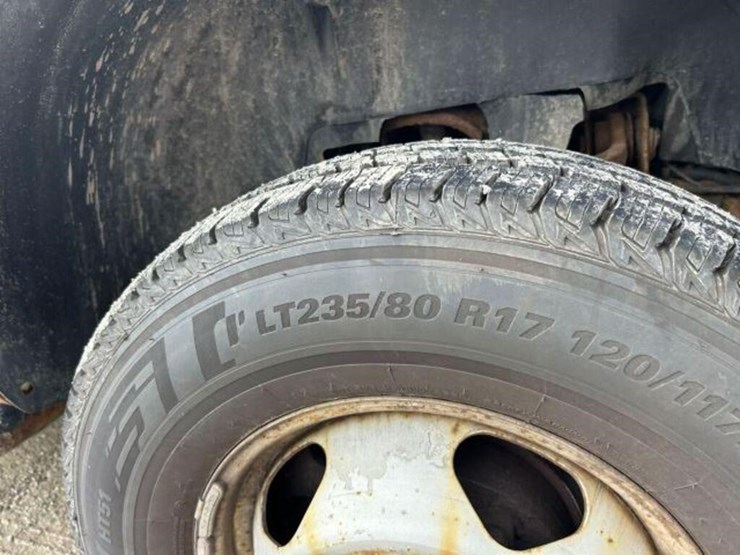 2012-chevrolet-silverado-3500hd-image-69