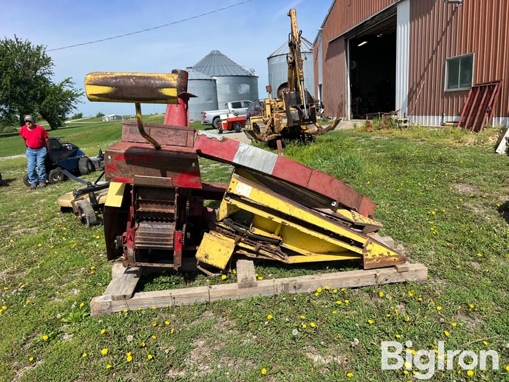 new-holland-707-image-4
