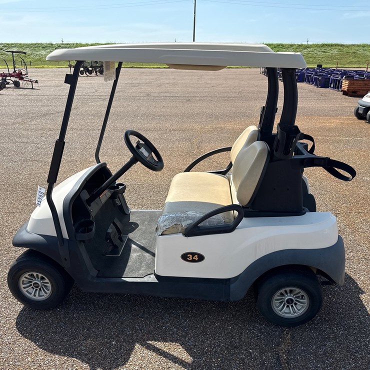 #9454 • 2021 Club Car Precedent w/charger