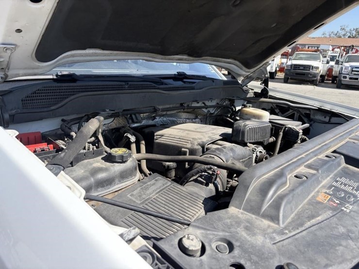 2016-chevrolet-silverado-3500-image-10