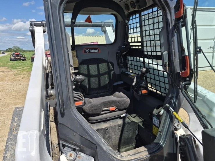 2020-bobcat-t76-image-10