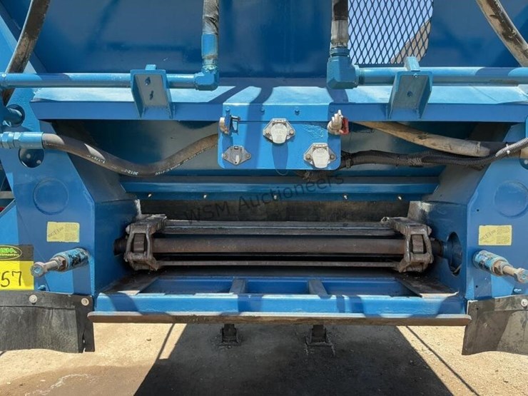2014-versa-v-bottom-spreader-trailer-image-16