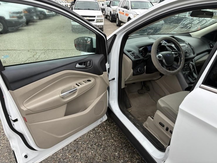 2015-ford-escape-image-14