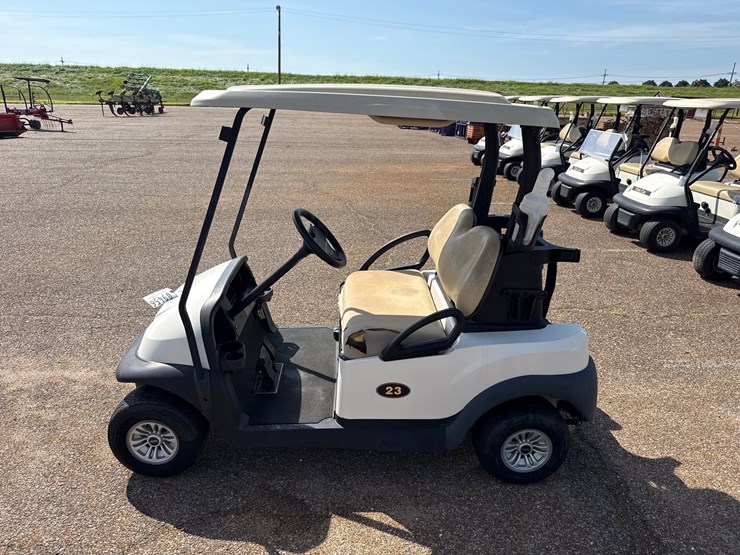 #9456-•-2021-club-car-precedent-w/charger-image-1