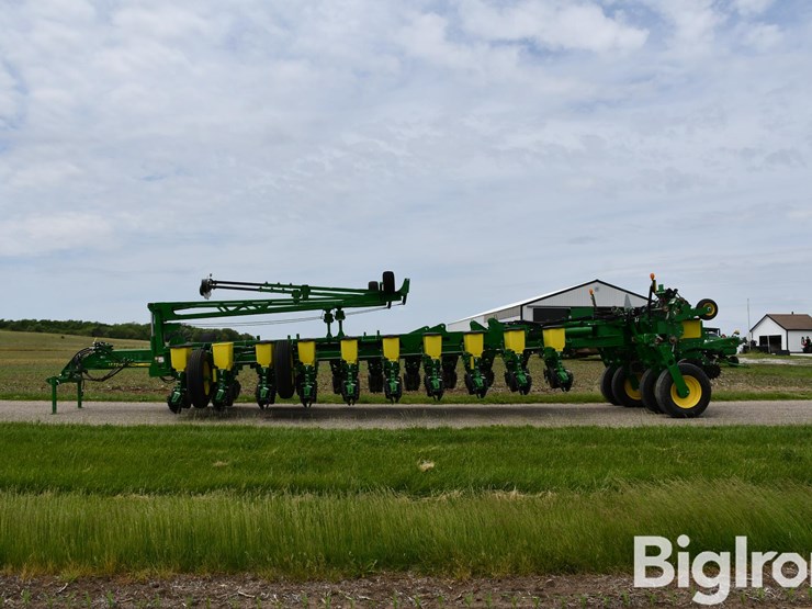 2016-john-deere-1775-image-8
