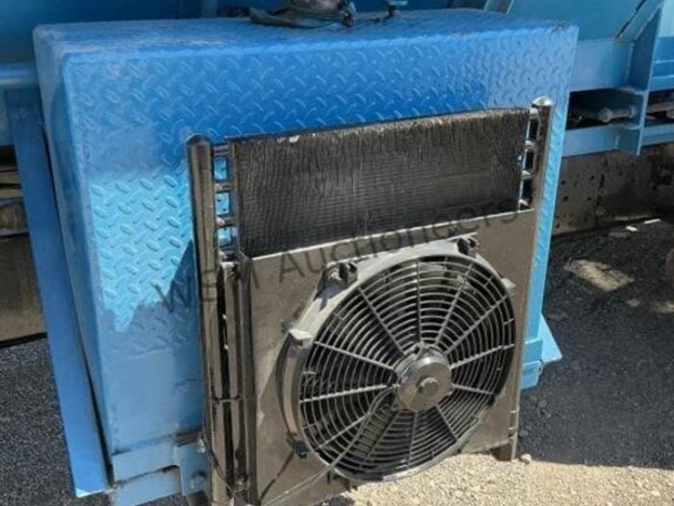 2000-international-4700-image-12
