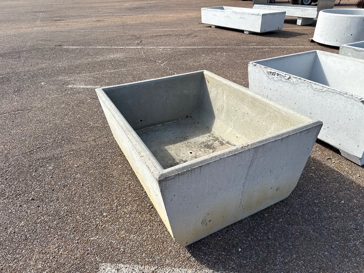 #9478-•-4x5-conrete-feed-trough-image-4