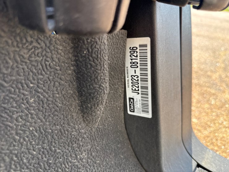 #9453-•-2021-club-car-precedent-w/charger-image-11