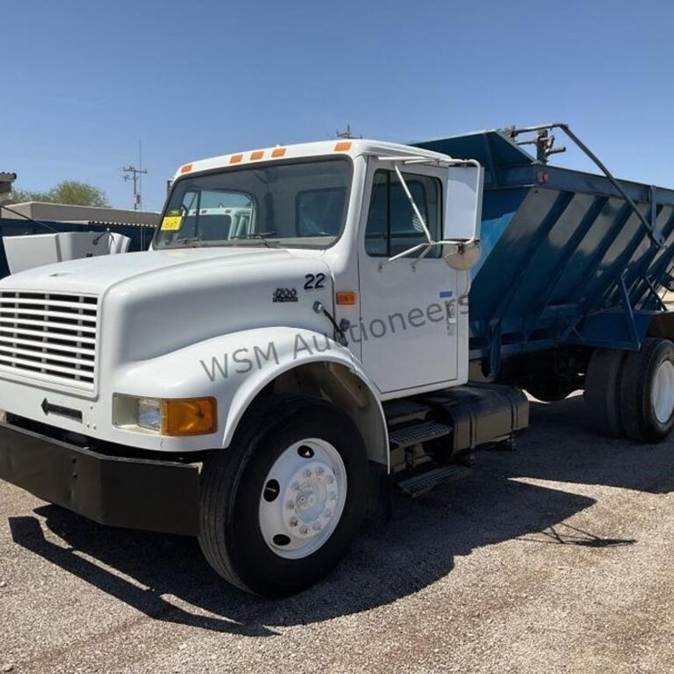 1999 INTERNATIONAL 4700