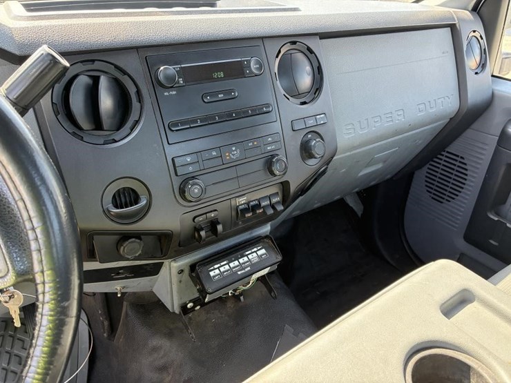 2014-ford-f350-image-16