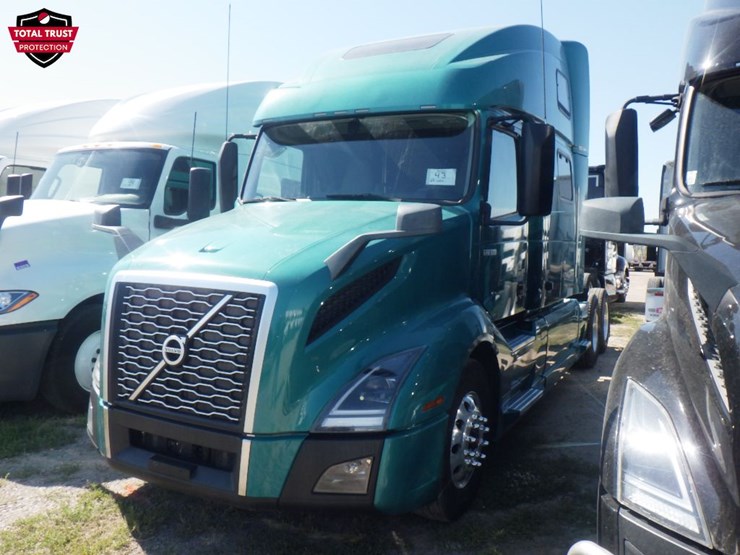 2023-volvo-vnl860-image-1