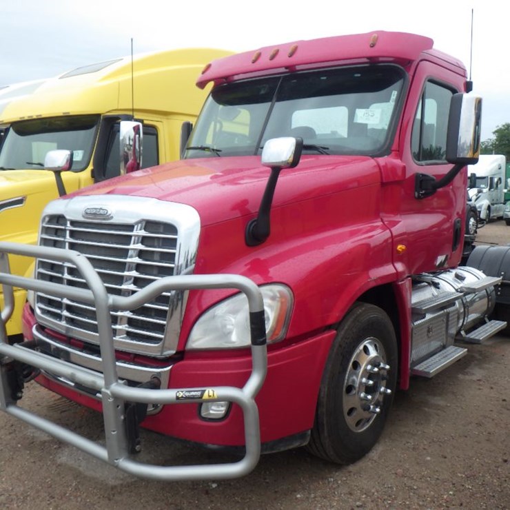 2017 FREIGHTLINER CASCADIA 125