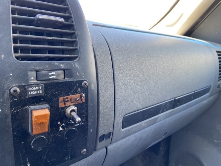 2008-chevrolet-silverado-2500-image-26