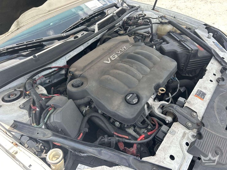 201chevrolet-impala-sedan-image-9