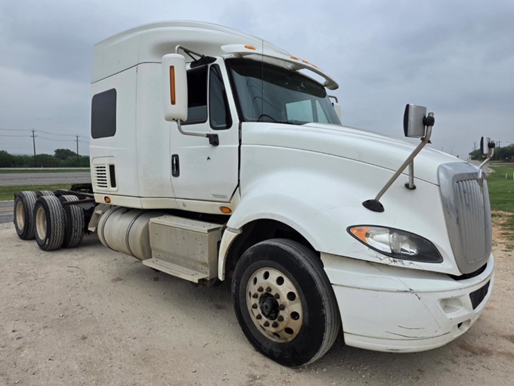2015-international-prostar-image-3