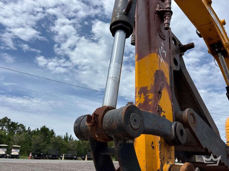 2019-jcb-8029cts-image-12