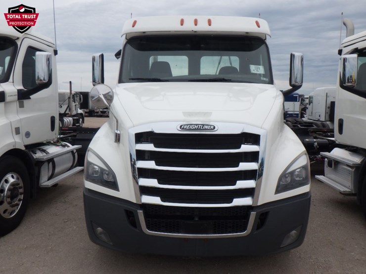 2019-freightliner-cascadia-116-image-2