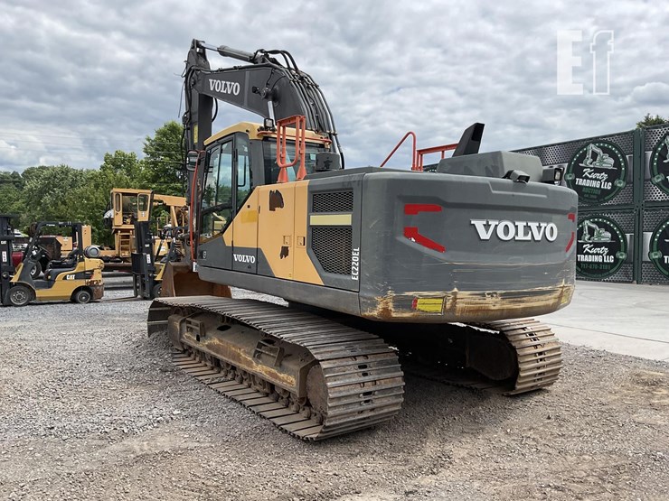 2016-volvo-ec220el-image-2