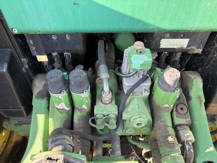 john-deere-6420-image-17