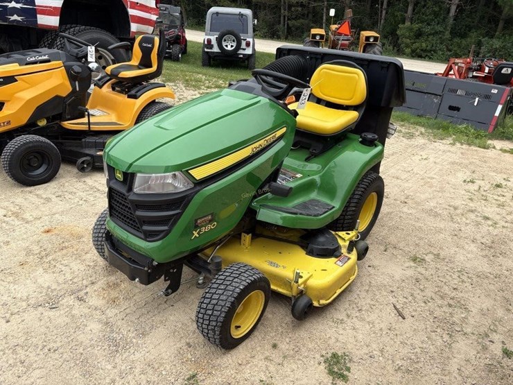 john-deere-x380-image-8