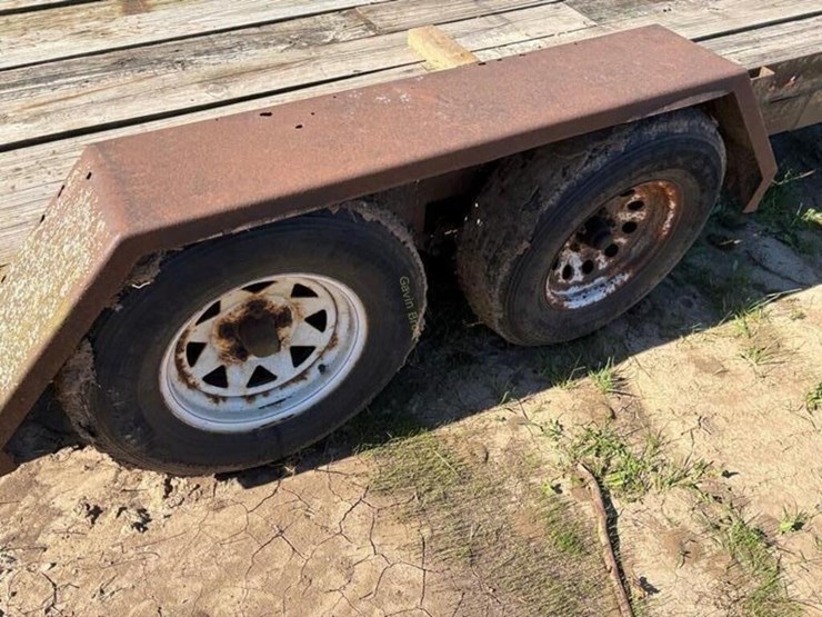 2000-metal-works-81"-x-18'-equipment-trailer-image-6