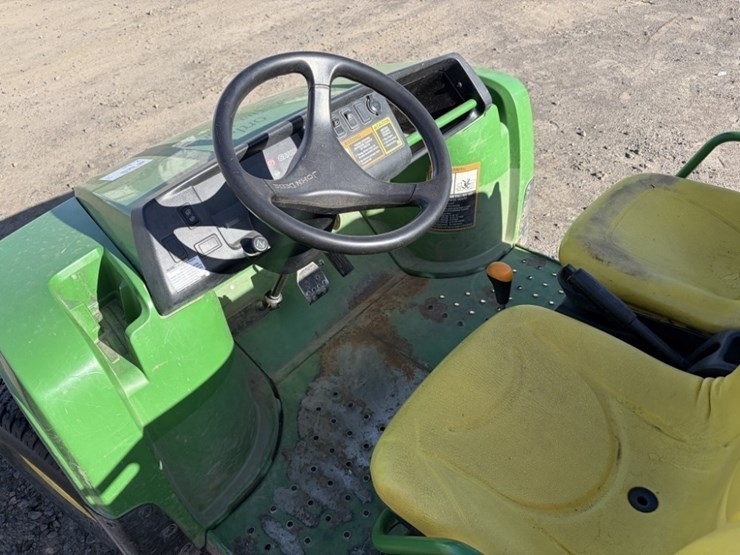 2016-john-deere-tx-4x2-image-15