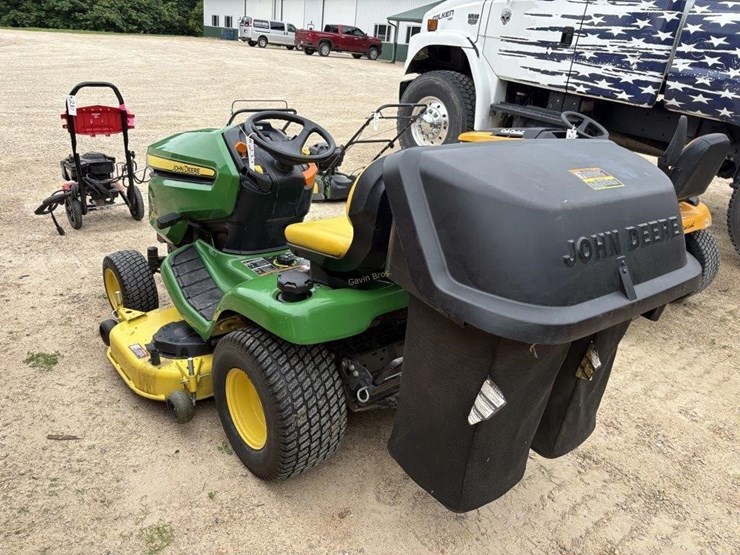 john-deere-x380-image-4