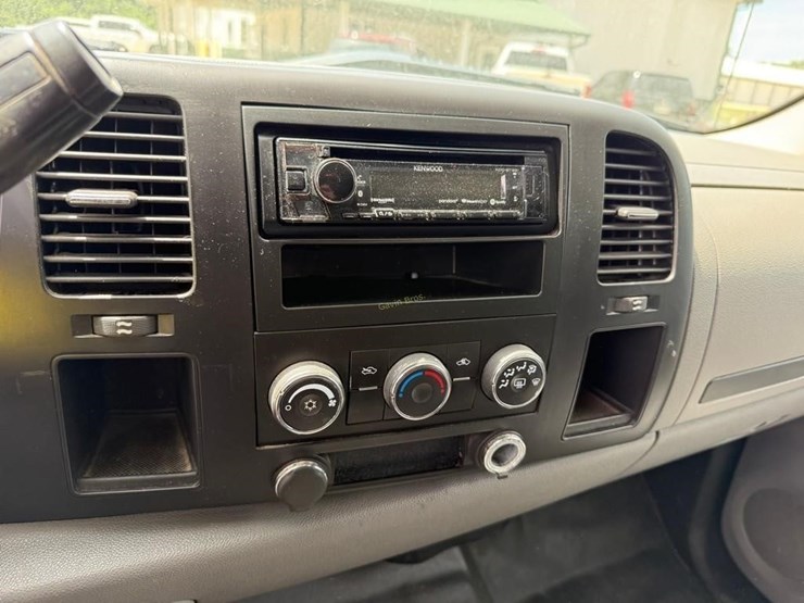 2007-gmc-2500-image-13