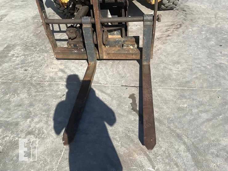 2014-caterpillar-tl943c-image-9