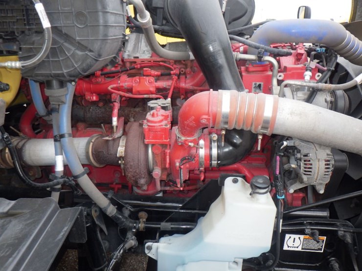 2023-peterbilt-579-image-22