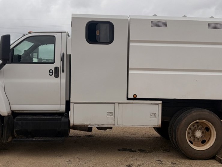 2006-gmc-topkick-c6500-image-1
