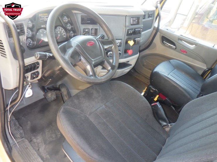 2020-peterbilt-579-image-15