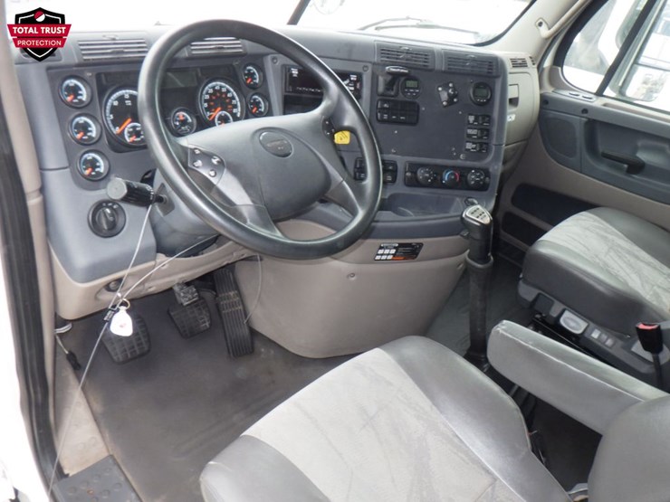 2019-freightliner-cascadia-125-image-18