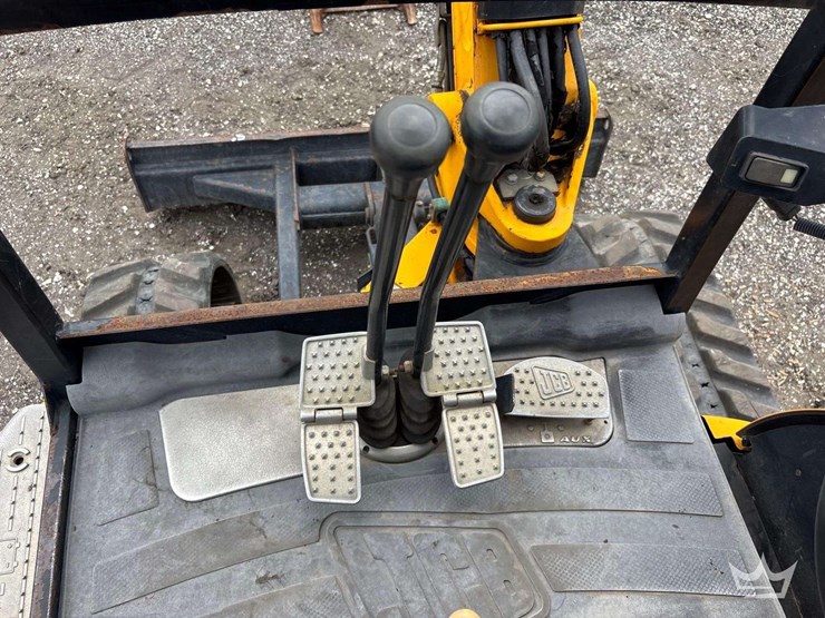 2019-jcb-8029cts-image-25