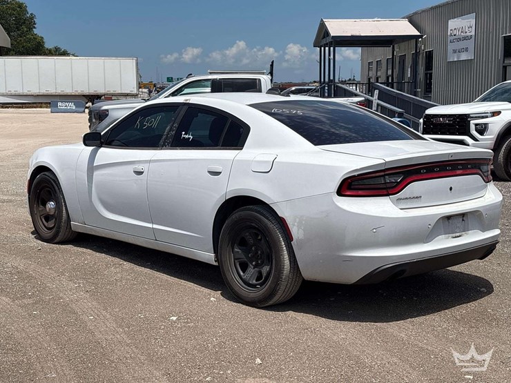 2018-dodge-charger-sedan-image-4