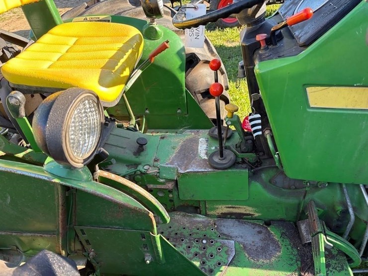 john-deere-2350-image-8