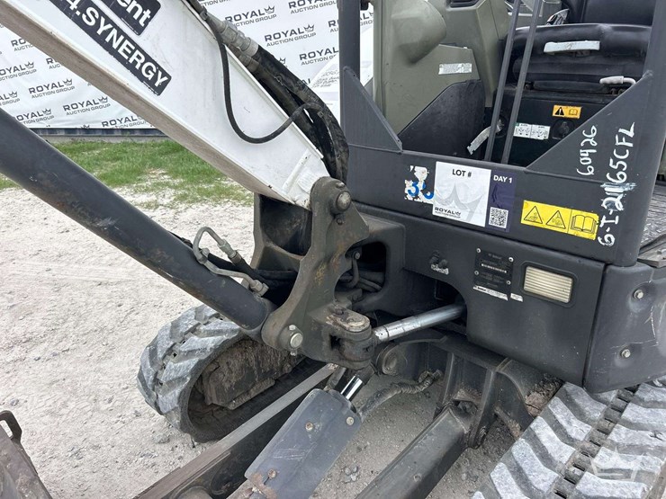 2019-bobcat-e32i-image-28
