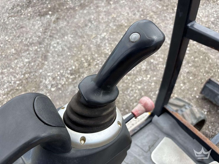 2019-jcb-8029cts-image-23