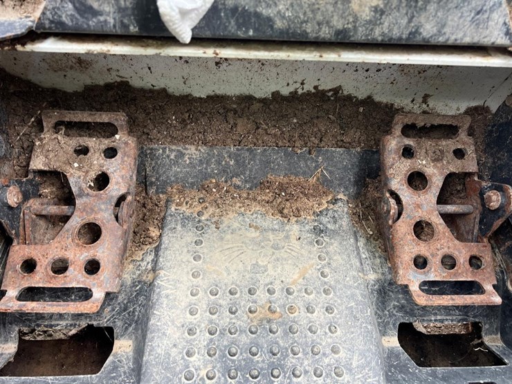 2017-bobcat-t550-image-15