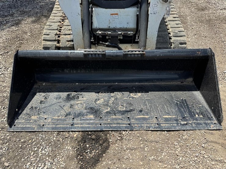 2017-bobcat-t750-image-10