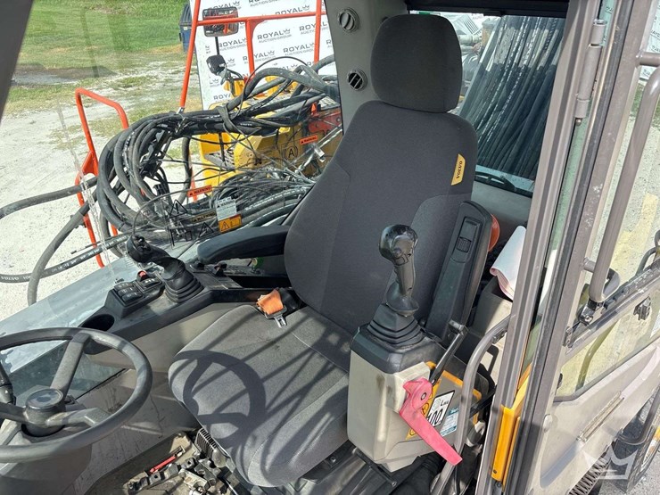 2020-volvo-ew160e-image-30