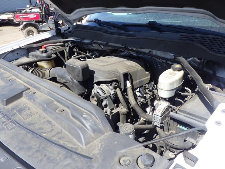 2016-chevrolet-3500-image-10