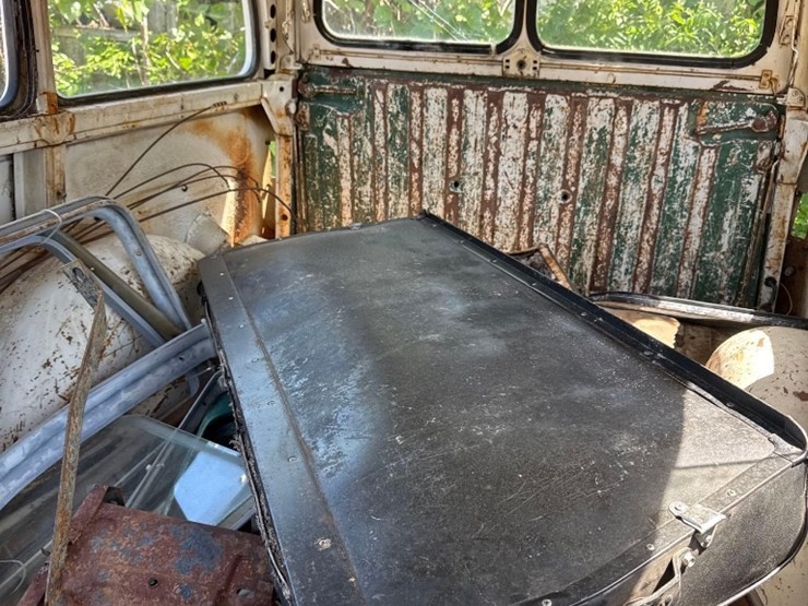 1959-willys-overland-wagon-image-12