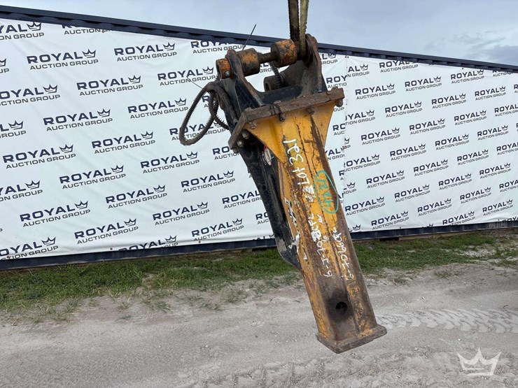 2018-d-and-a-40v-hydraulic-breaker-excavator-attachment-image-1