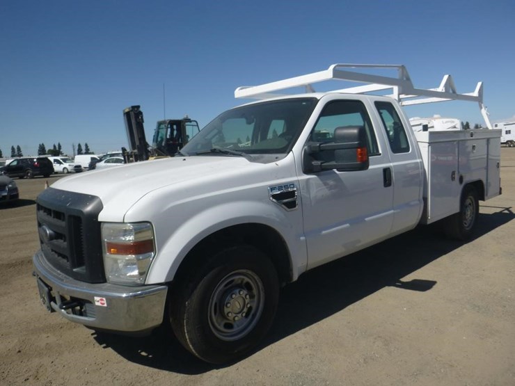 2010-ford-f250-image-1