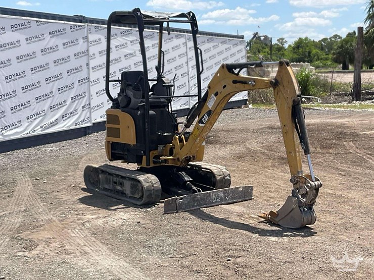 2014-caterpillar-301.7d-cr-image-2