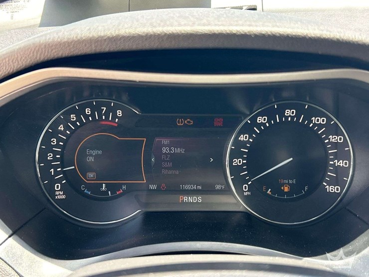 2013-lincoln-mkz-sedan-image-16